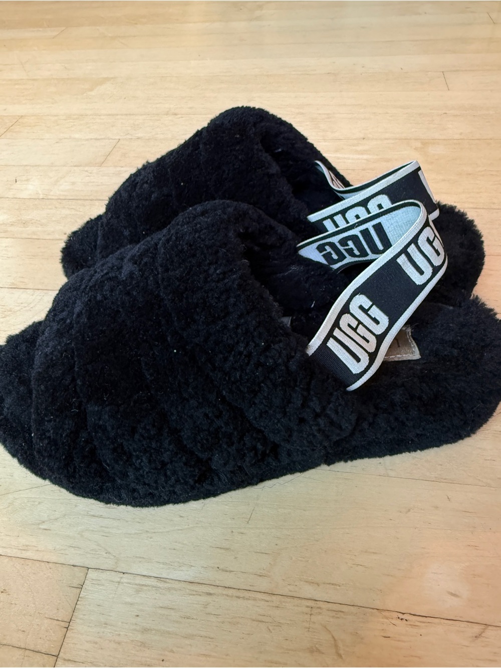 UGG Women Black Fluff Slide with Branded Elastic Strap
